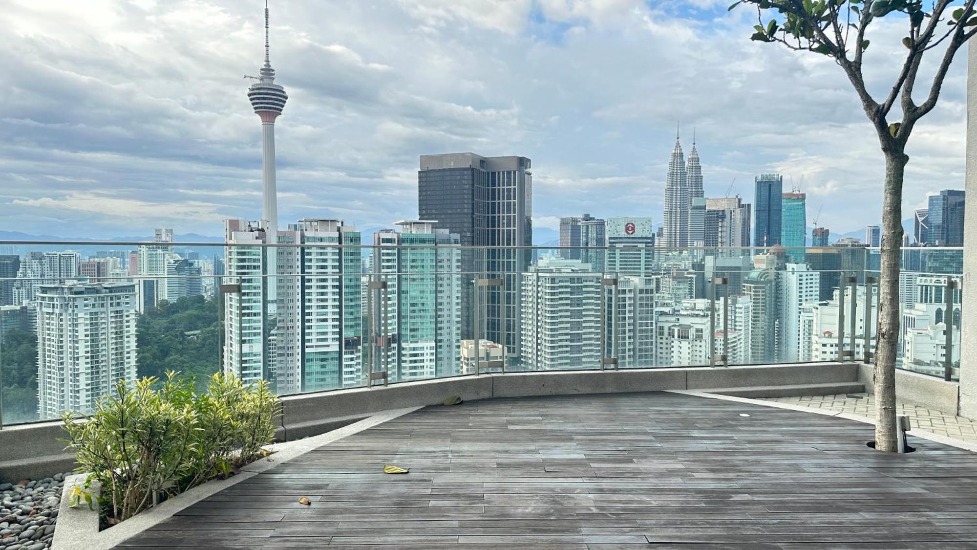 Skyline View In Bukit Bintang The Robertson 42F Apartment Kuala Lumpur Exterior foto